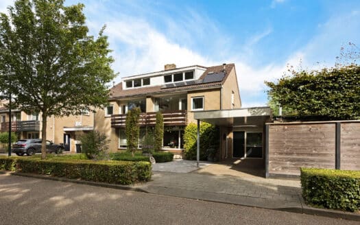 Lijsterbeslaan 90, Valkenswaard